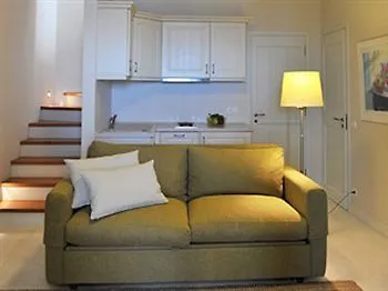 Urania Luxury Villa Pondi