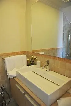 Urania Luxury Villa Pondi